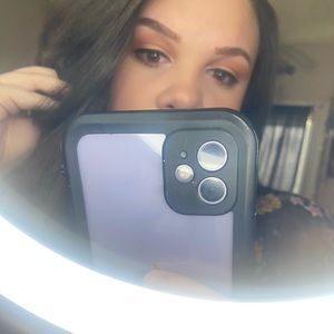 Meet your Posher, Alexia